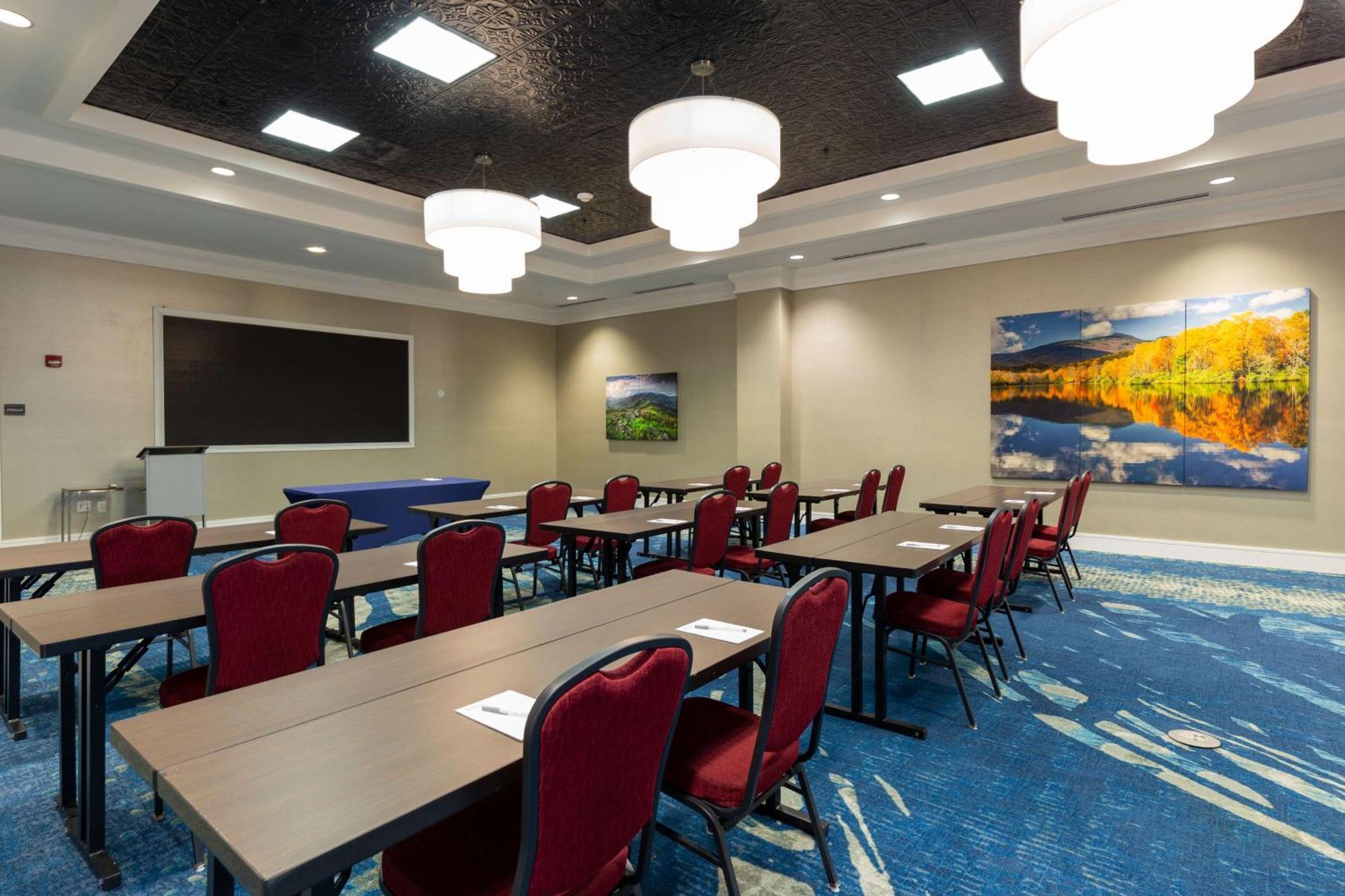 Hilton Garden Inn Asheville Downtown Екстер'єр фото